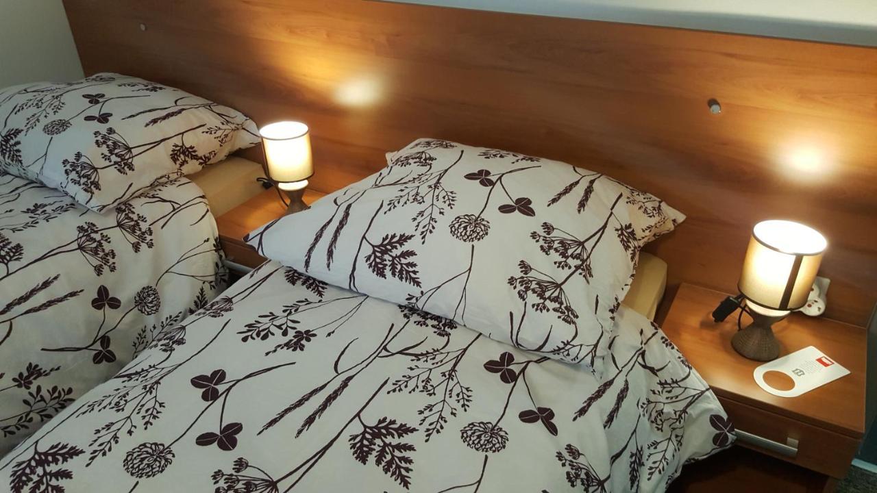 Park Rooms Dugo Selo Bagian luar foto