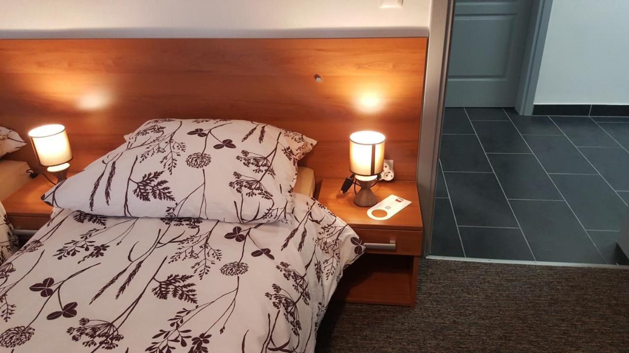 Park Rooms Dugo Selo Bagian luar foto