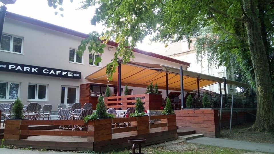 Park Rooms Dugo Selo Bagian luar foto